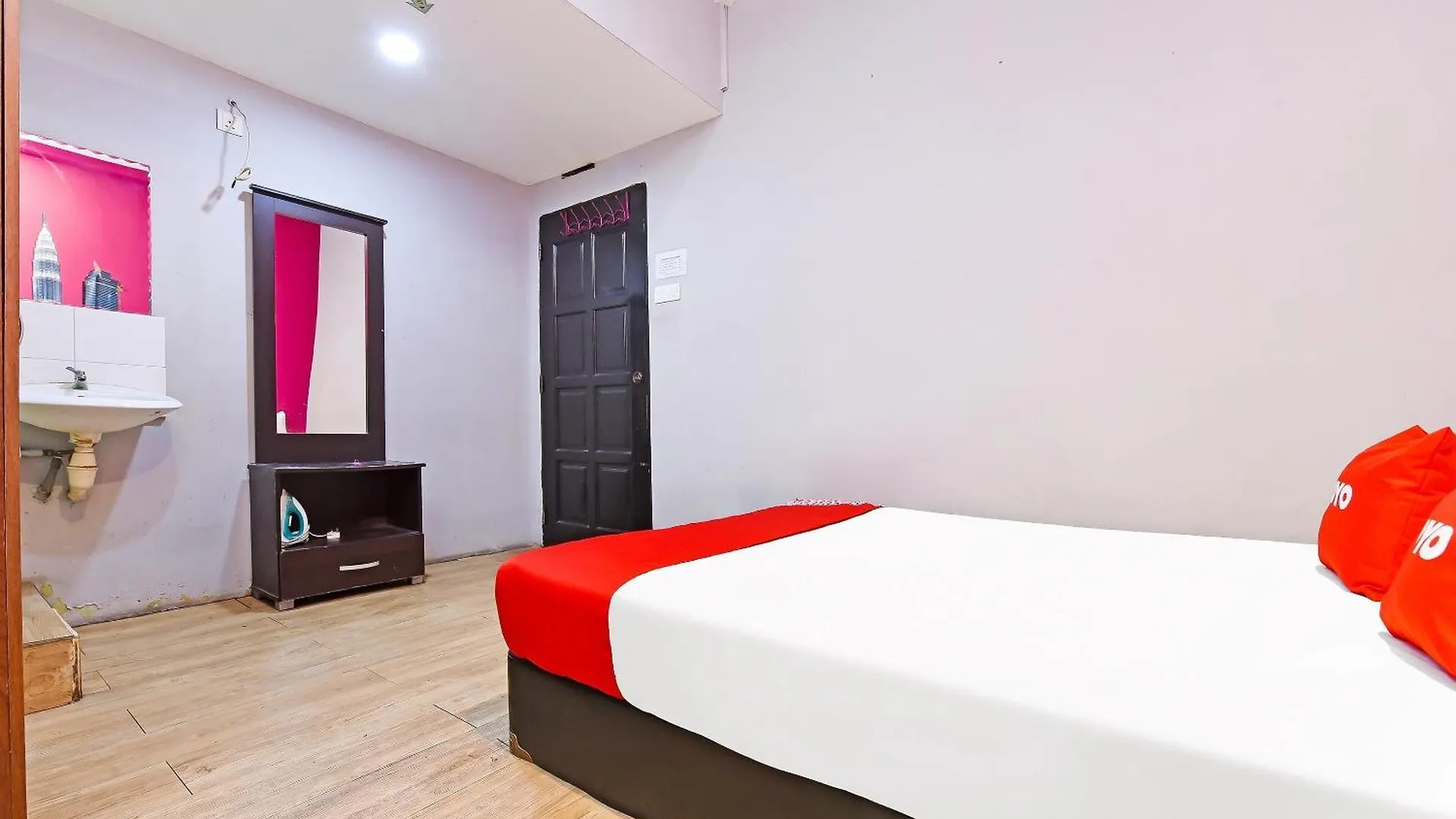 Oyo 90138 Hotel Elwarda Klcity Kuala Lumpur